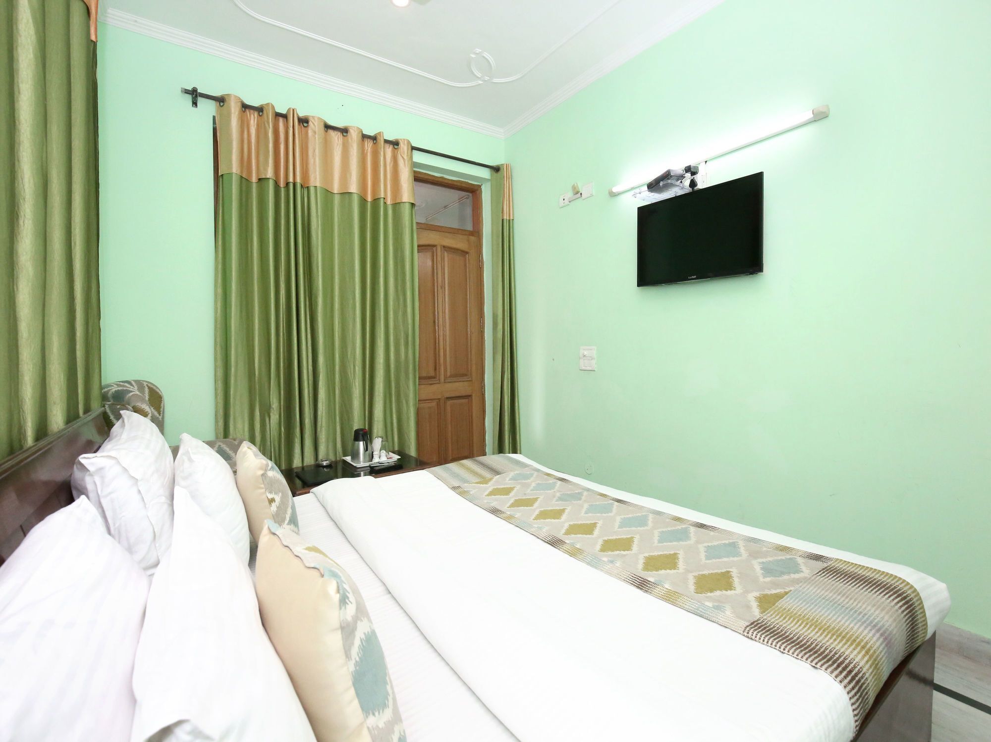 Oyo 6463 Hotel Dove Chandigarh Ngoại thất bức ảnh